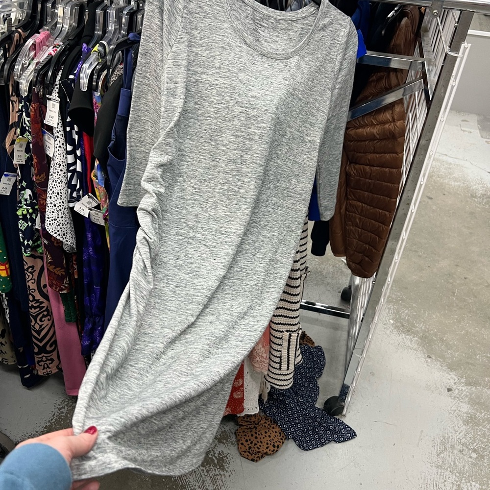 Liz Lange Gray Ruched Dress Size M